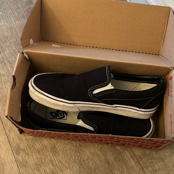 Vans slip on black shoes - Picture 3 of 3